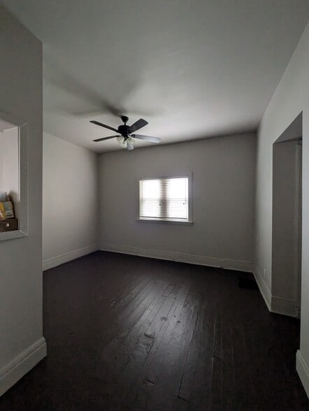 Building Photo - 878 Prospect Ave