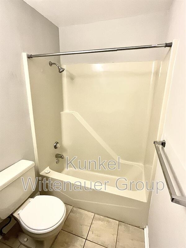 Building Photo - 435-7 Ponderosa Ave