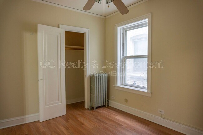 Building Photo - 3841 N Sawyer Ave