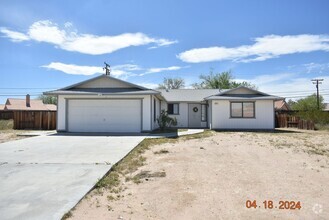 Building Photo - Spacious 3-Bedroom, 2-Bath Home with Bonus...