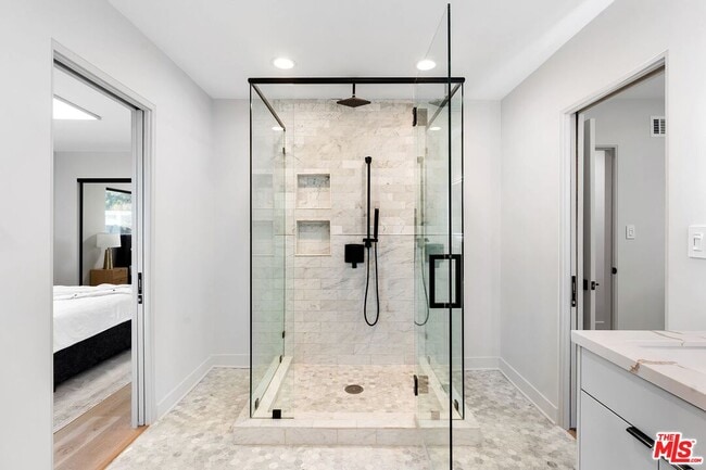 Building Photo - 4943 Palomar Dr