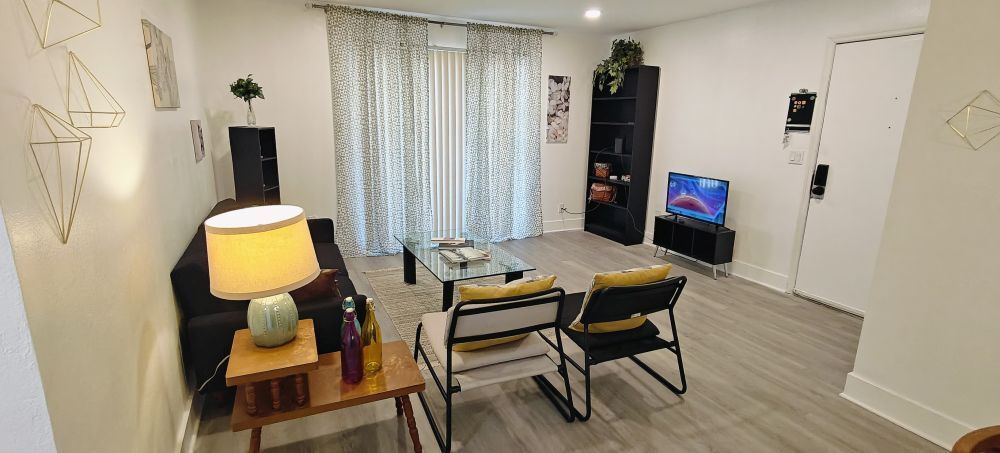 Building Photo - 6519 W Newberry Rd