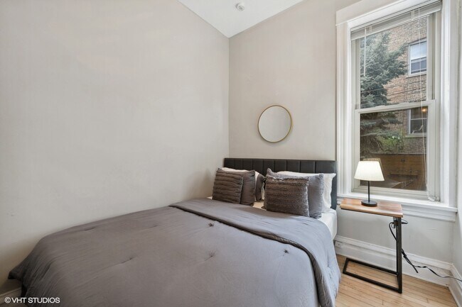 Building Photo - 3035 W George St