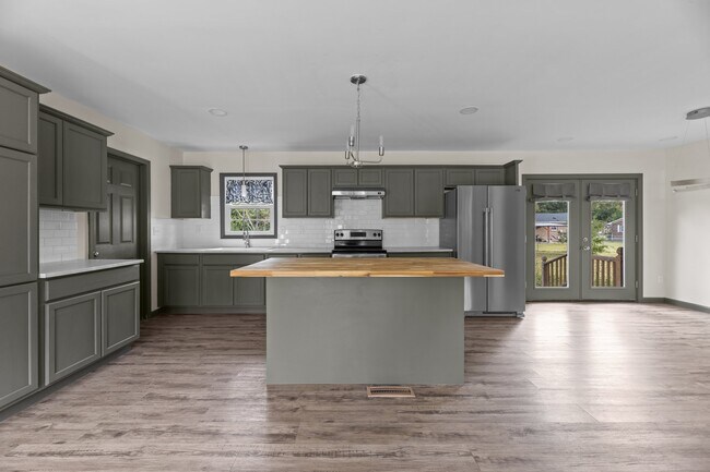 Building Photo - 116 Shepard St