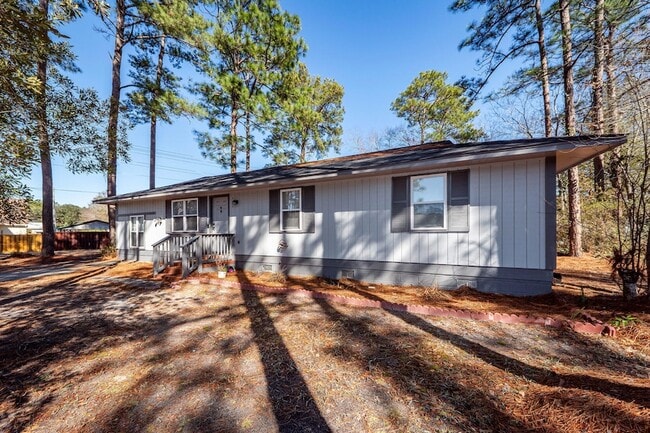 Building Photo - 444 Academy Rd