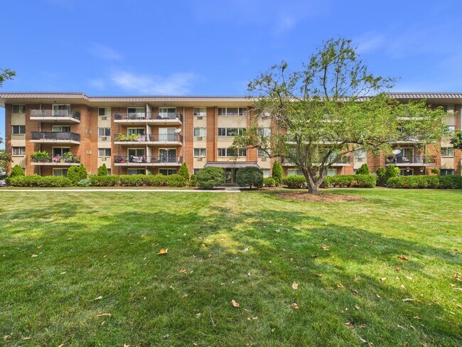 Building Photo - 2210 S Goebbert Rd