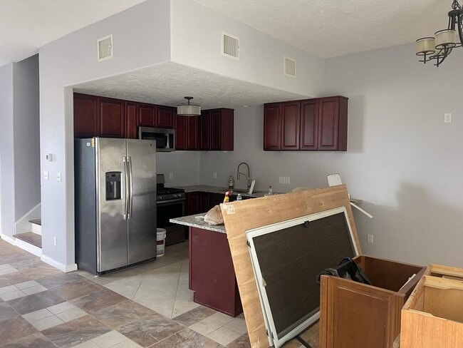 Downstairs kitchen - 2530 S Sacramento Ave
