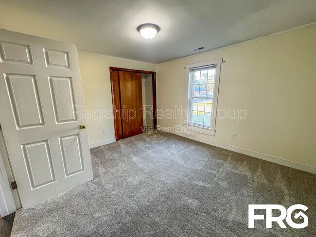 Building Photo - 914 Seaboard St