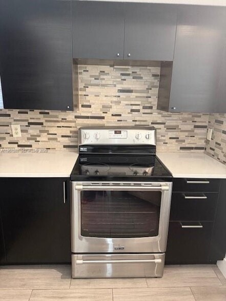 Building Photo - 565 Vista Isles Dr