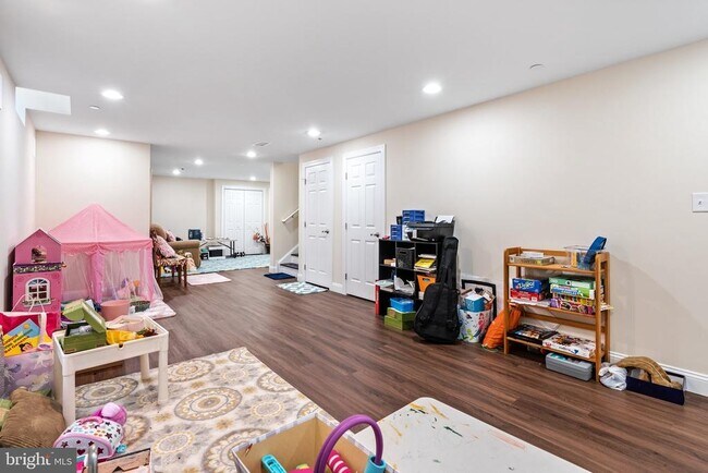 Building Photo - 133 Shilling Ave