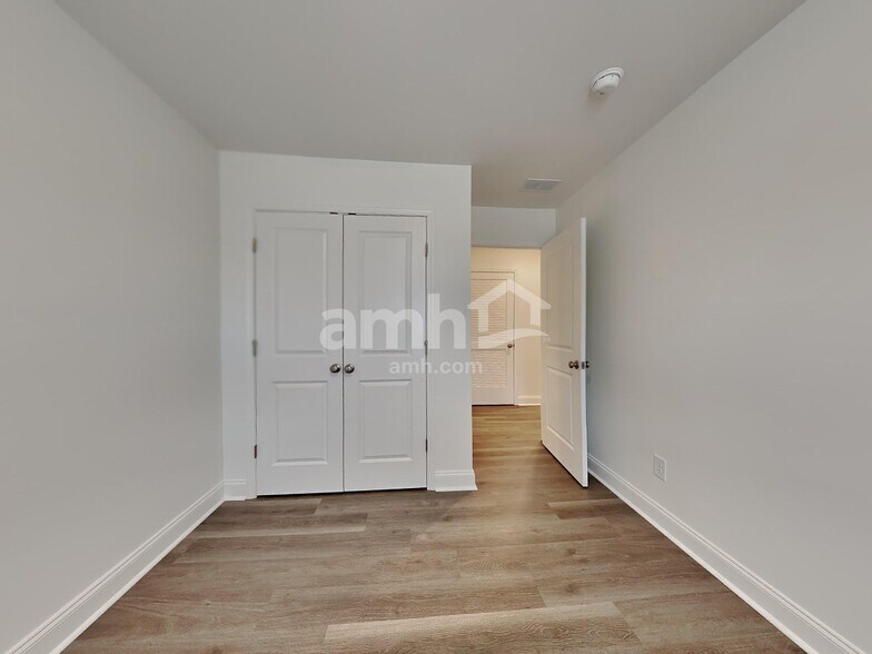 Building Photo - 106 Slice Dr