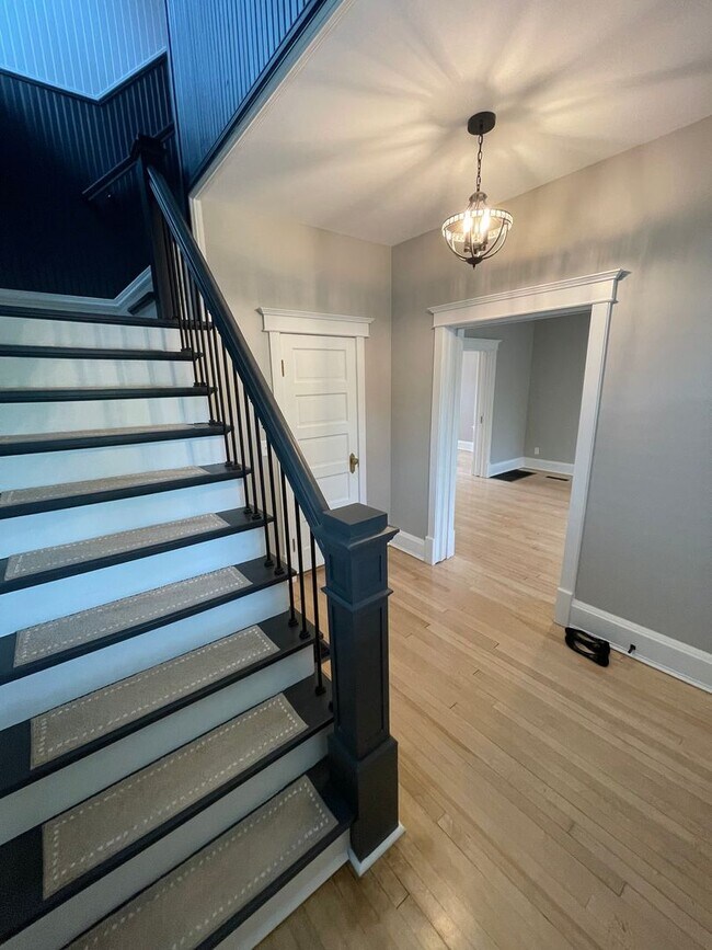 Building Photo - AVAILABLE Immediately!- 3 Bed 2 Bath Single family home!