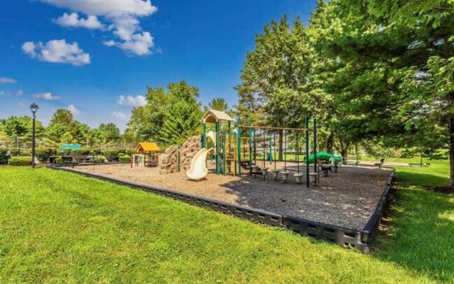 Building Photo - 5670 Joseph Ct