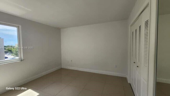 Building Photo - 6950 Miami Gardens Dr