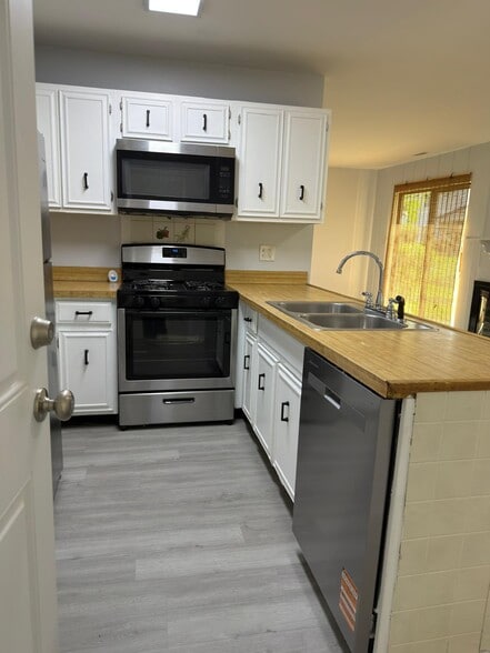 Building Photo - 1326 N Shadow Lake Ter