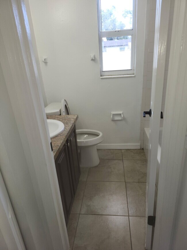 Building Photo - 4901 S 85th St