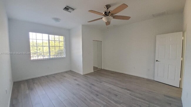 Building Photo - 265 Las Brisas Cir