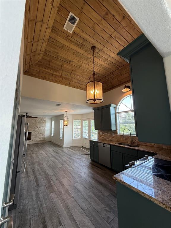 Building Photo - 210 Bluff Dr