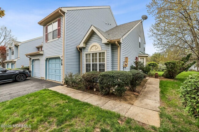 Building Photo - 418 Dorchester Way