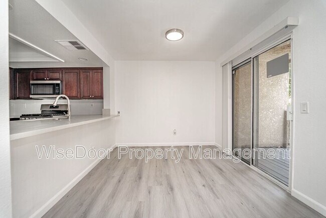 Building Photo - 1025 N Tippecanoe Ave