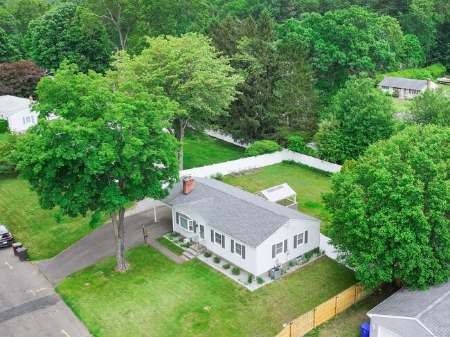 Building Photo - 31 Varno Ln