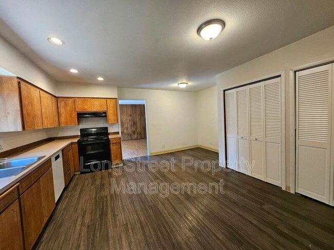 Building Photo - 632 Lake Bay Ct