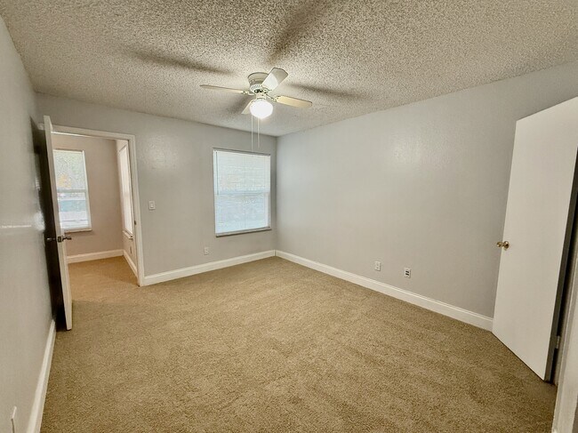 Building Photo - 4512 Commander Dr