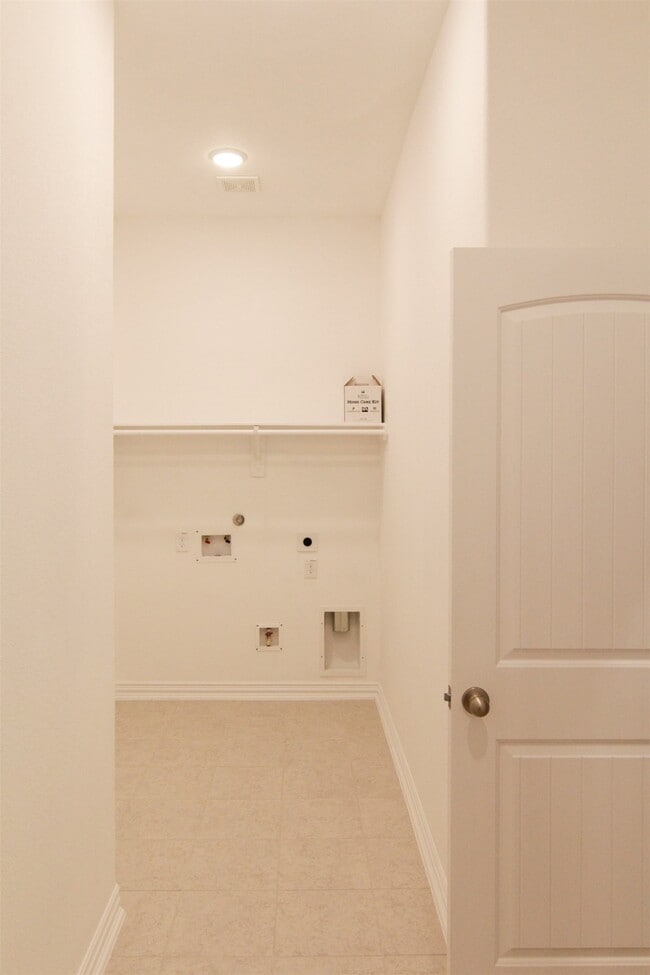 Building Photo - 31811 Dunham Lake Dr