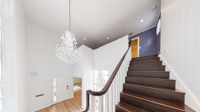 Building Photo - 5 bedroom, 5.5 bath, 4800 sq ft Prime Studio City Home with Pool and Hollywood Hills views