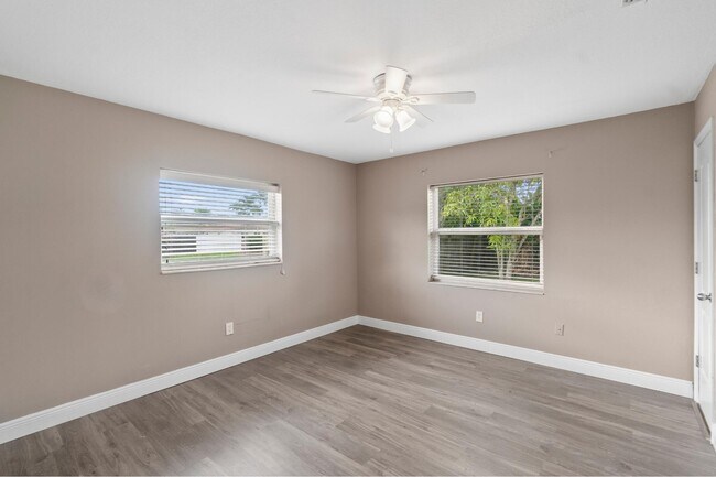 Building Photo - 4784 Alfresco St