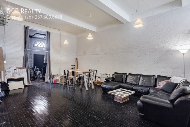 Building Photo - Fishtown Loft One Bedroom Apartment