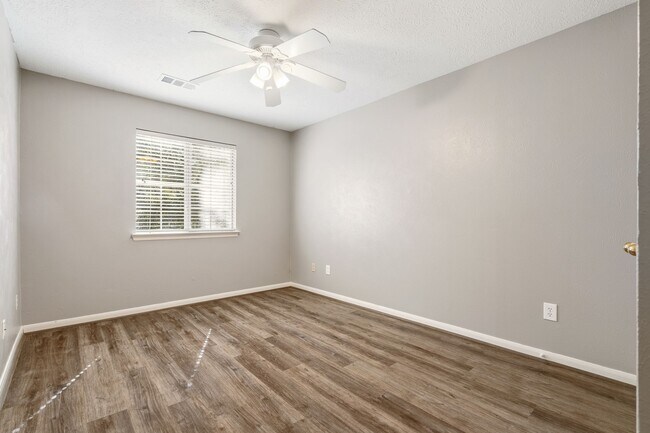Building Photo - 59 N Avonlea Cir