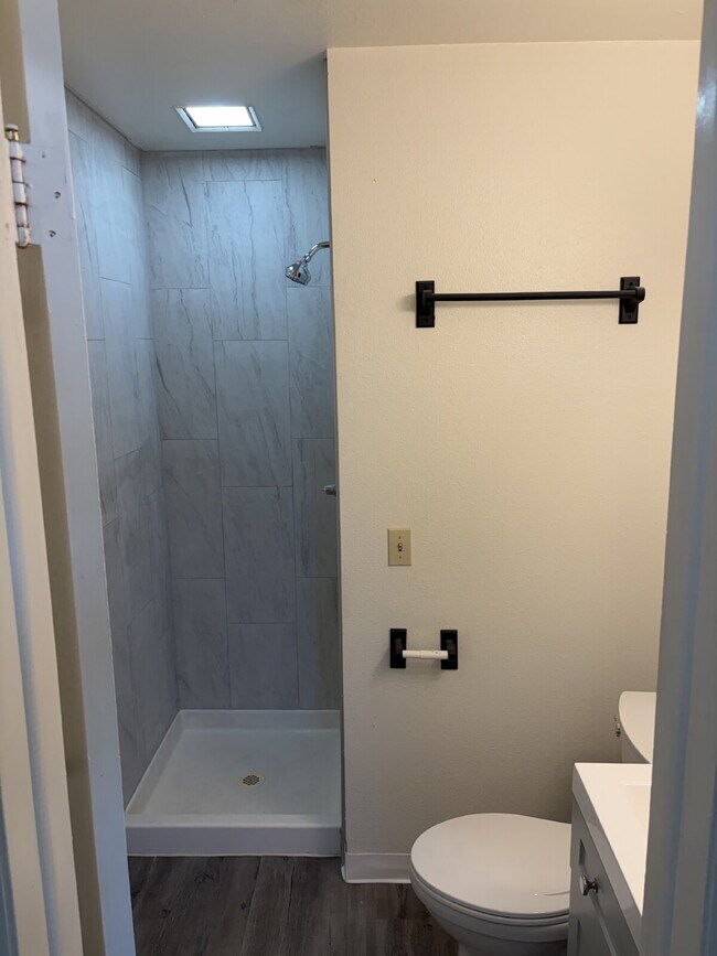 Building Photo - "Spacious 2BR/2BA Condo in North Boulder –...