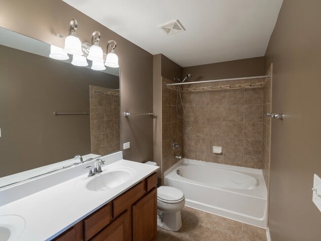 Building Photo - 2209 S Crambourne Way