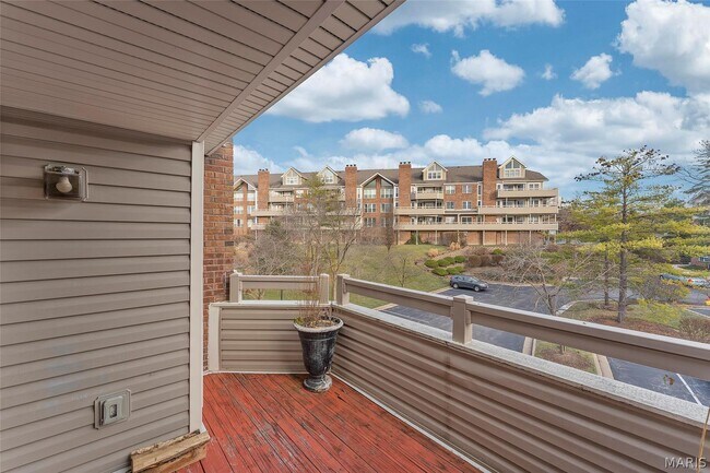Building Photo - 1010 Thoreau Ct
