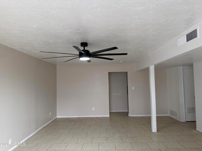 Building Photo - 503 E Loyola Dr