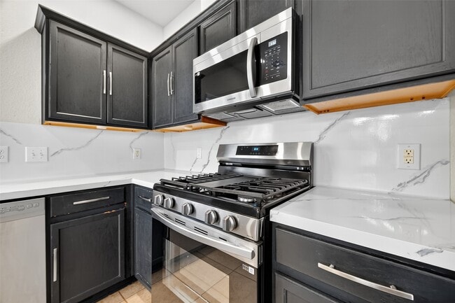 Building Photo - 21515 White Falls Ln