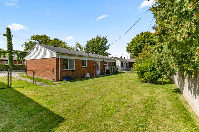 Building Photo - 22483 Sunnydale St