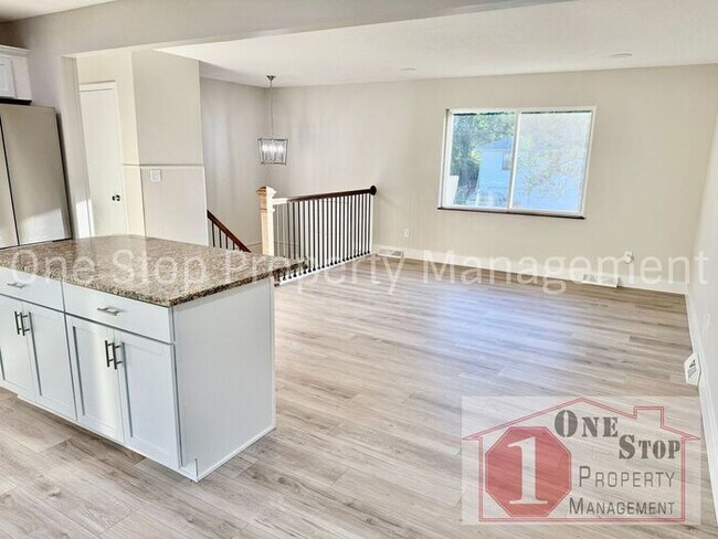 Building Photo - 4-Bedroom, 2.5-Bathroom home in Independence