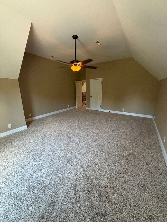 Building Photo - 266 Turnberry Circle