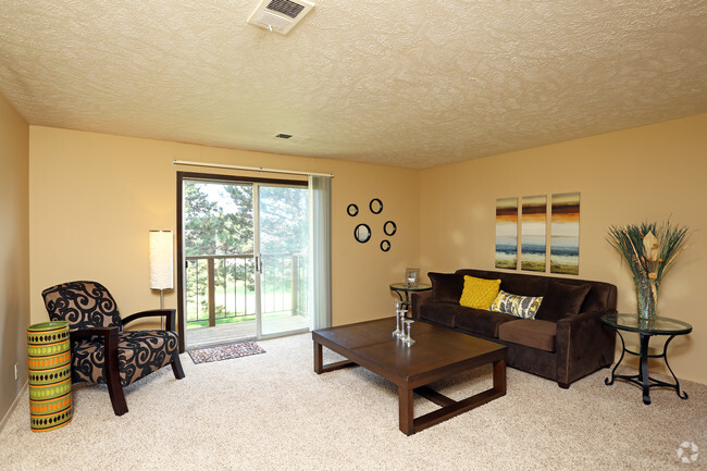 Living Room - Shadow Ridge Apartments