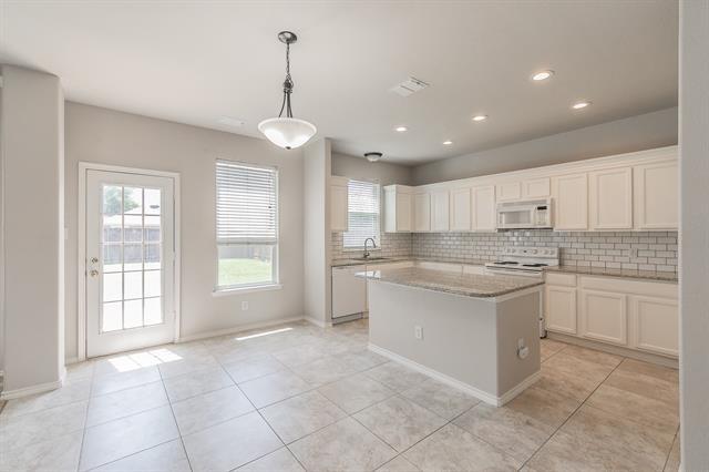 Building Photo - 2668 Redcedar Dr