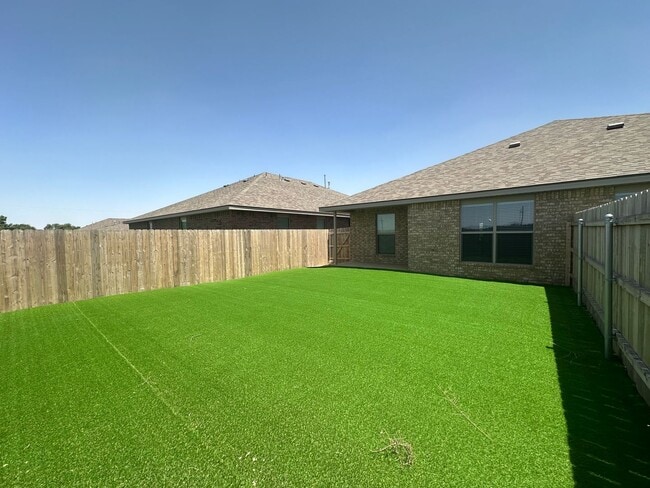 Building Photo - Stylish and Modern 3-Bedroom Duplex for Re...