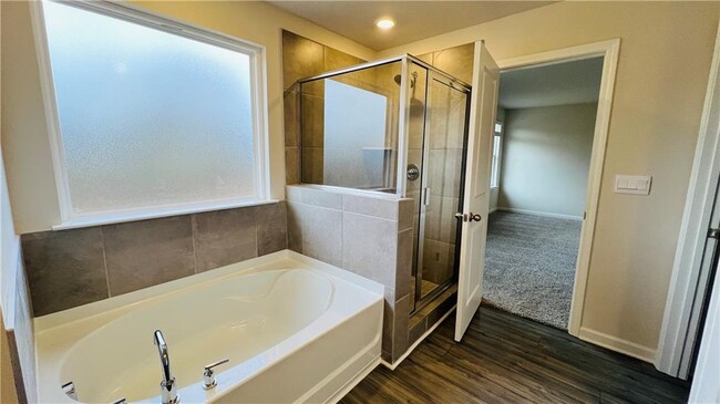 Building Photo - 6056 Hickory Crk Ct