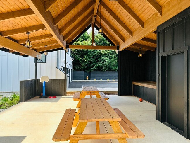 Building Photo - The Green at Felida Park Stunning Home