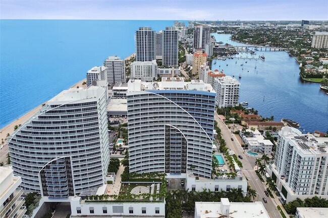 Building Photo - 3101 Bayshore Dr