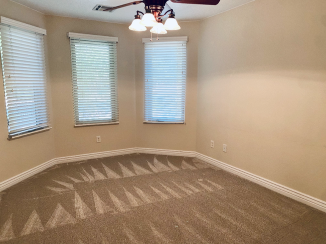 Building Photo - 828 N 225 W