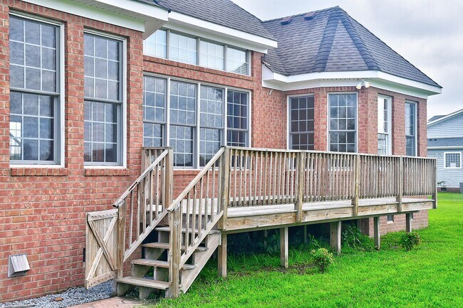Building Photo - BEAUTIFUL HOME FOR RENT SOUTH CHESAPEAKE!