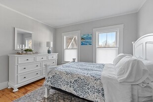 Building Photo - 12 Hollis St