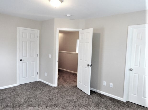 Building Photo - 245 Old Savannah Dr